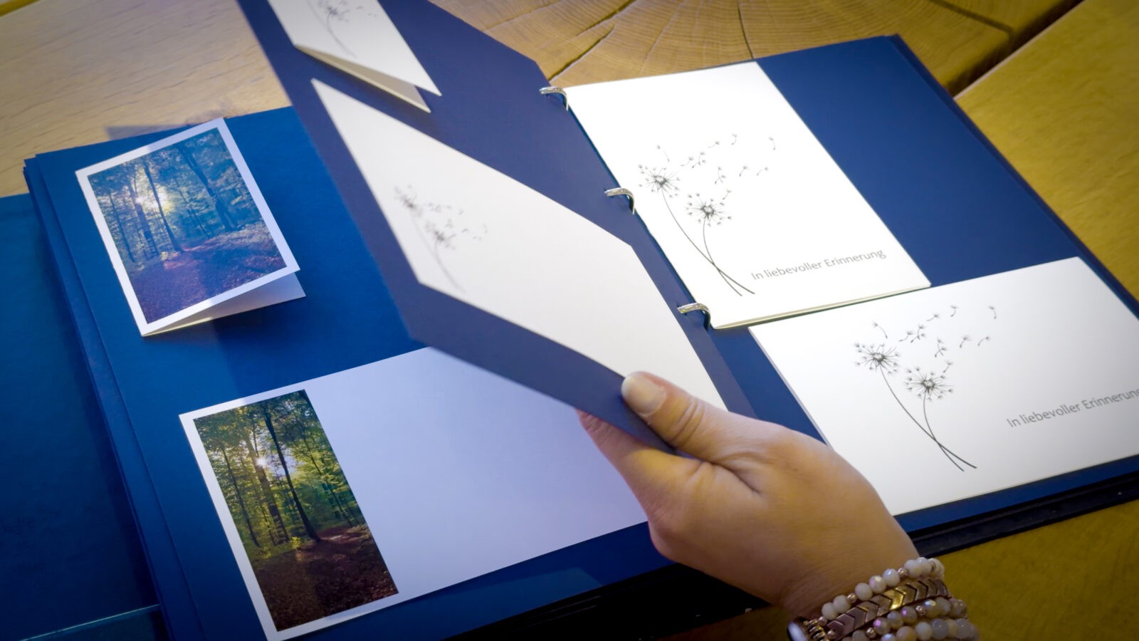 6ca5599a-8bb8-4253-afad-9dd7add2af7a Beispiele Trauerkartendesign